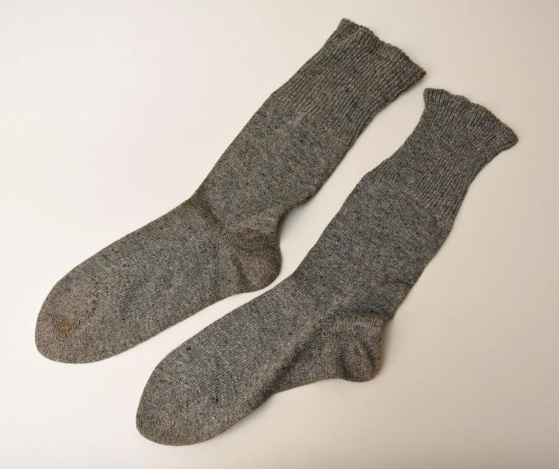 GERMAN WWII ISSUE SOCKS.