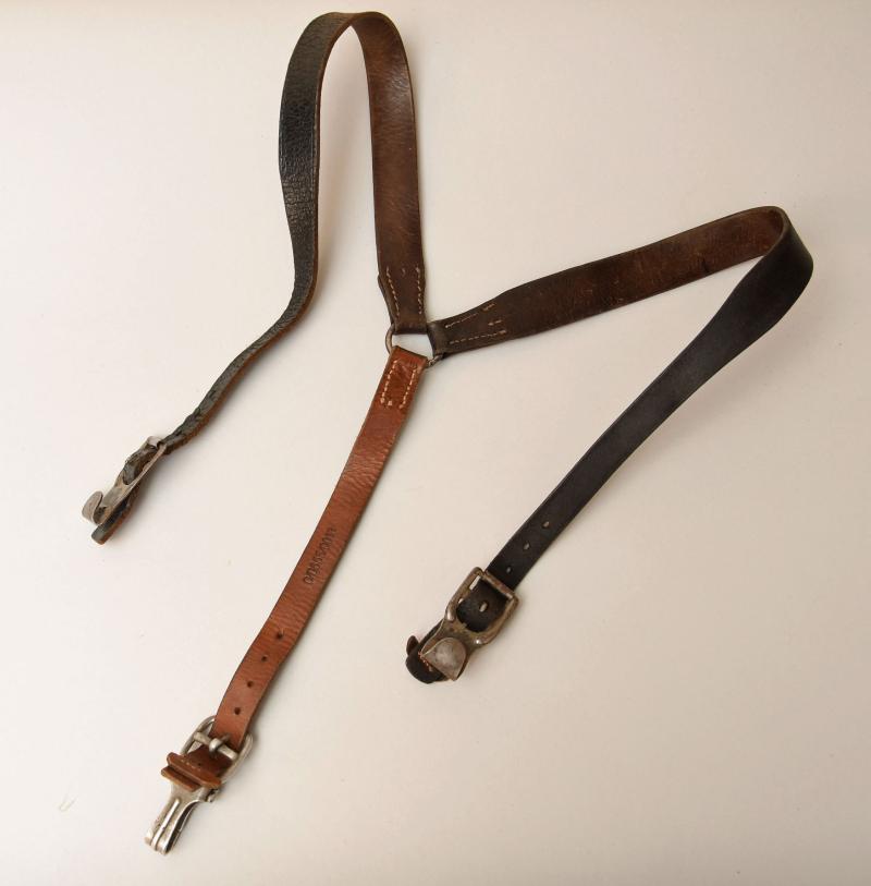 GERMAN WWII NON COMBAT Y STRAPS.