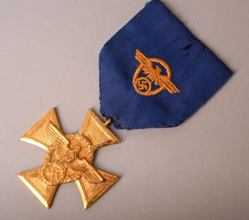 GERMAN WWII POLICE 25 YEAR LONG SERVICE CROSS IN GOLD.