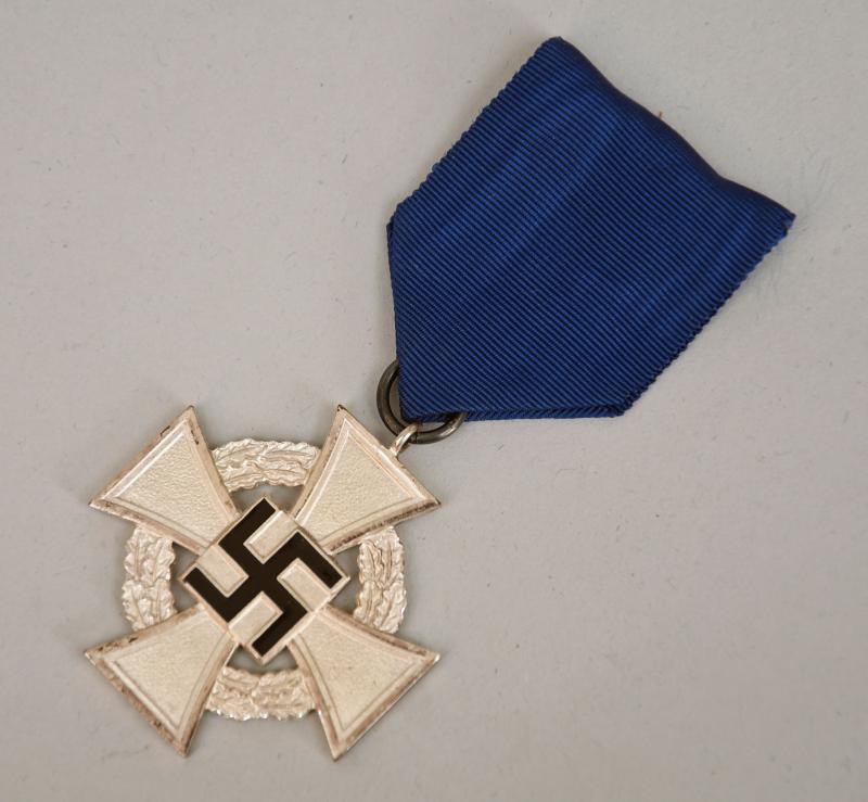 GERMAN WWII NATIONAL FAITHFUL SERVICE MEDAL IN SILVER.