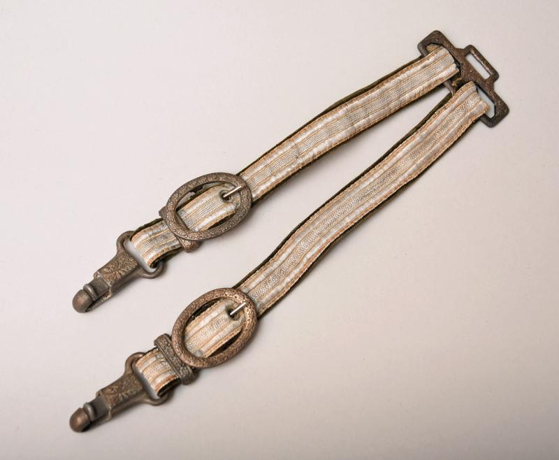 GERMAN WWII  ARMY OFFICERS DELUXE PATTERN DAGGER STRAPS.