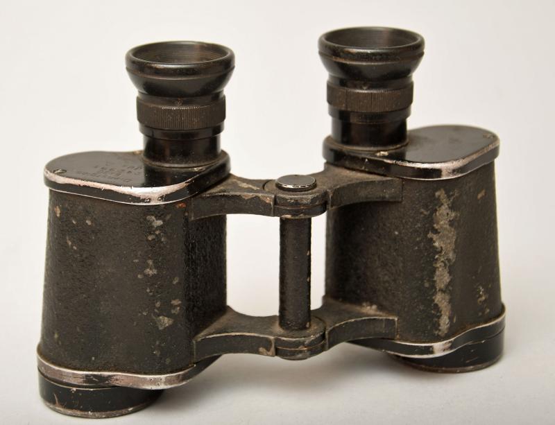 GERMAN WWII 6 x 30 BINOCULARS.