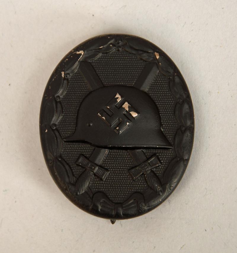 GERMAN WWII 1939 WOUND BADGE IN BLACK. MAGNETIC TYPE.
