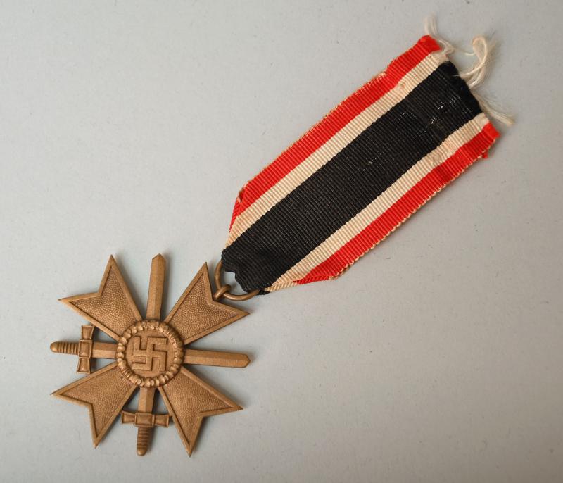 GERMAN WWII WAR SERVICE CROSS 2ND CLASS WITH SWORDS, MINT.