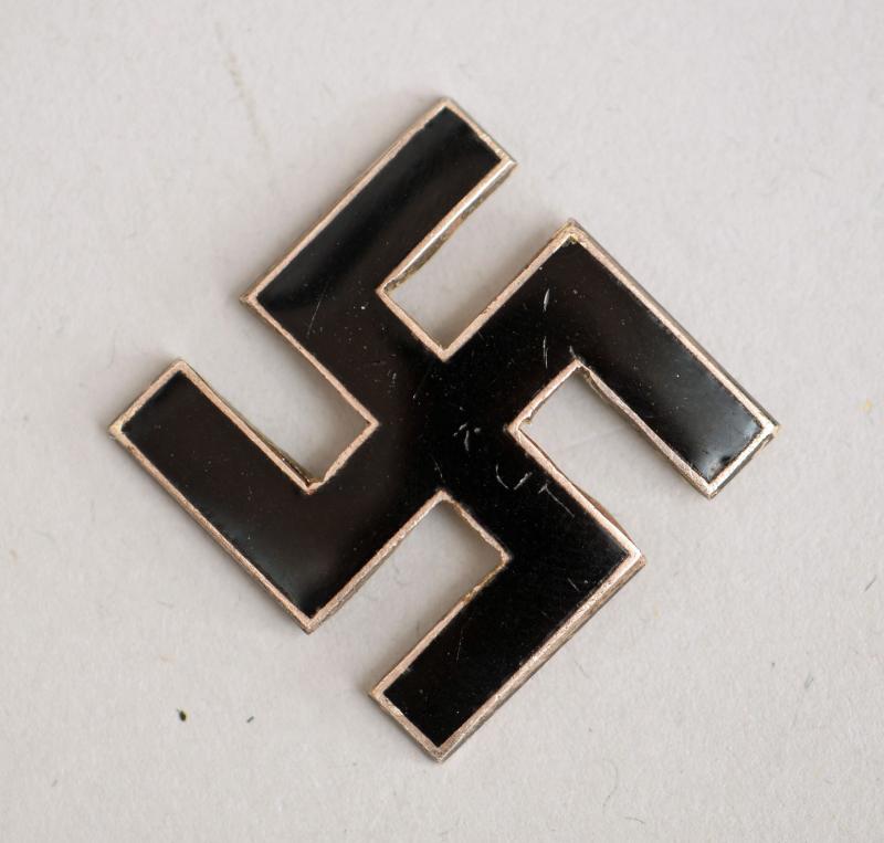 Regimentals GERMAN WWII GERMAN CROSS IN GOLD CENTRAL SWASTIKA regimentals-german-wwii-german-cross-in-gold-central-swastika