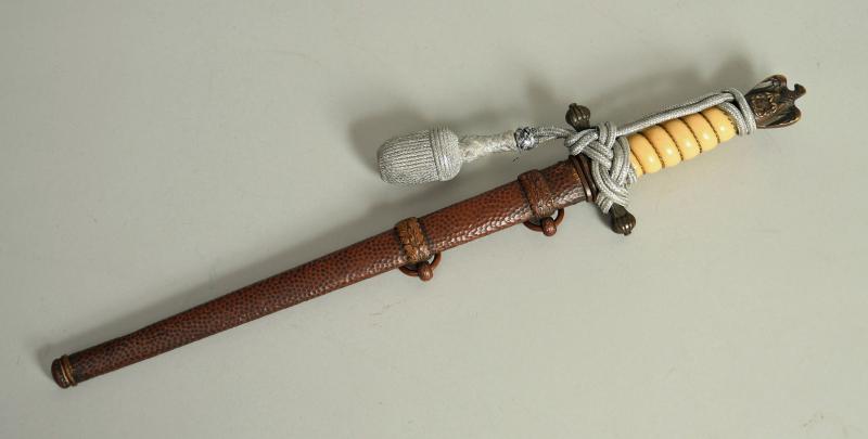 GERMAN WWII KRIEGSMARINE OFFICERS DAGGER.