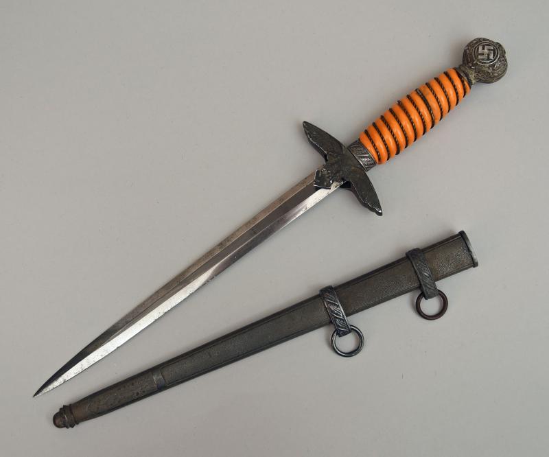 GERMAN WWII LUFTWAFFE 2ND PATTERN OFFICERS DAGGER.