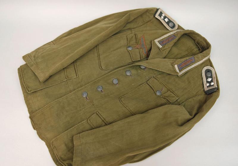 GERMAN WWII 2ND PATTERN ARMY TROPICAL COMBAT TUNIC.