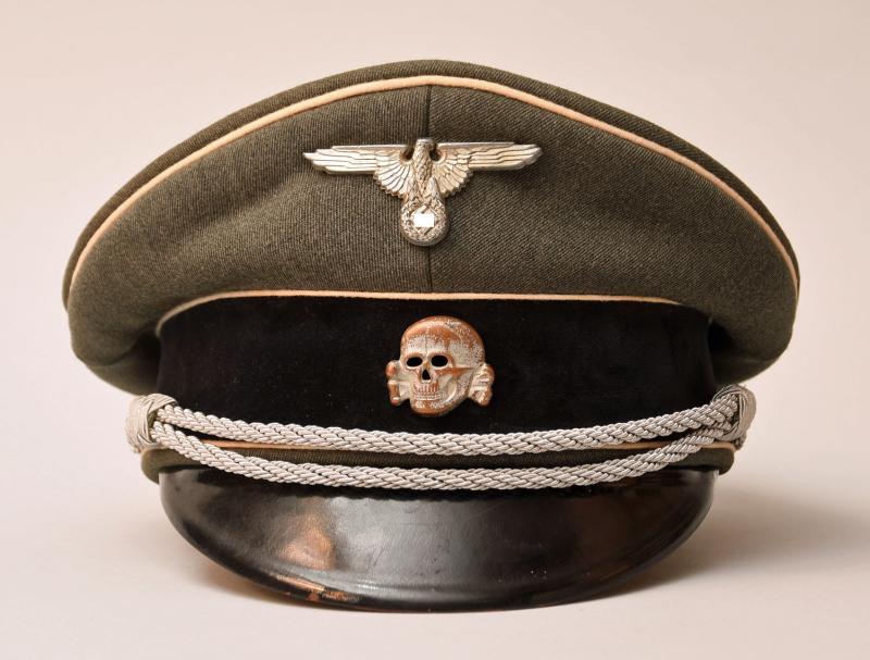 GERMAN WWII WAFFEN SS OFFICERS VISOR CAP .