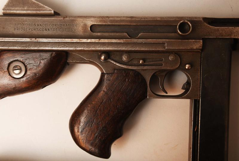 USA WWII THOMPSON SUB MACHINE GUN M1 A1.