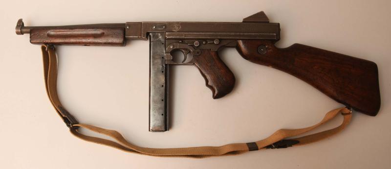 USA WWII THOMPSON SUB MACHINE GUN M1 A1.