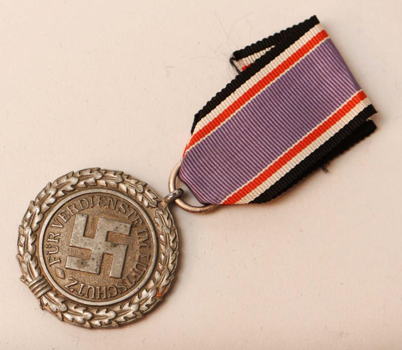 GERMAN WWII LUFTSCHUTZ MEDAL.