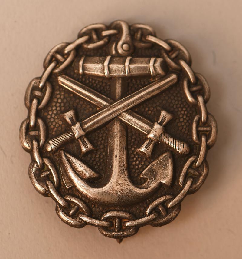 GERMAN WWI NAVAL WOUND BADGE IN SILVER.