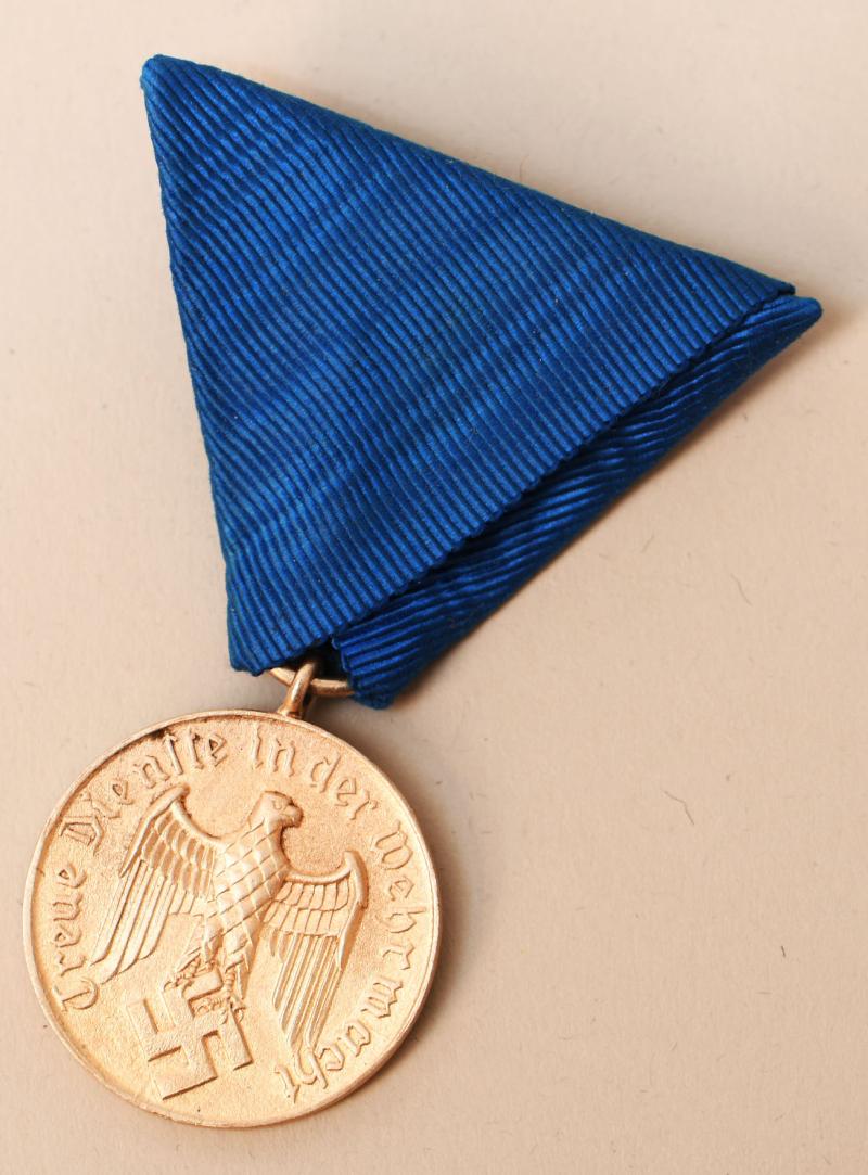 GERMAN WWII ARMED FORCES LONG SERVICE MEDAL.