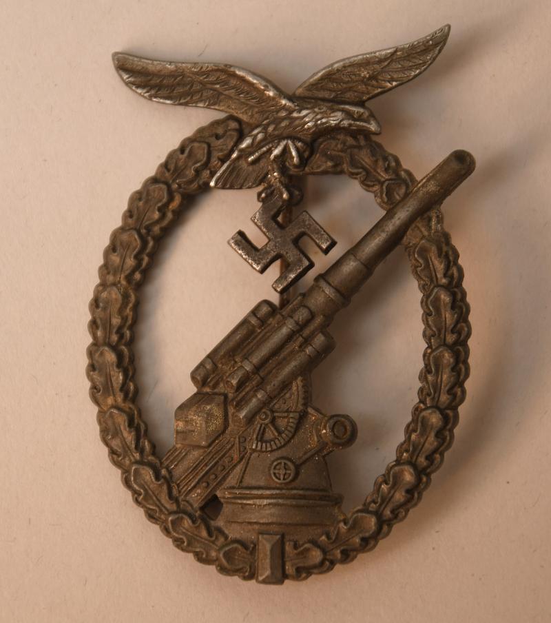 GERMAN WWII LUFTWAFFE FLAK BADGE.