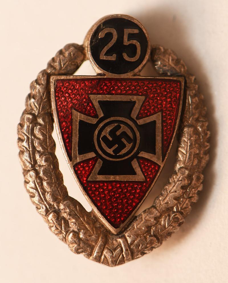 GERMAN WWII OLD COMRADES 25 YEAR ANNIVERSARY PIN.