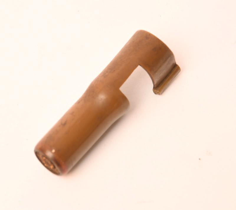 JAPANESE WWII PLASTIC ARISAKA MUZZLE COVER.