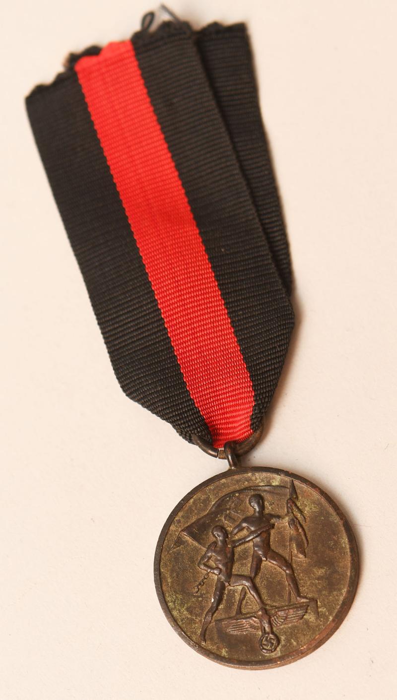 GERMAN WWII 1ST OKTOBER1938 MEDAL WITH RIBBON.