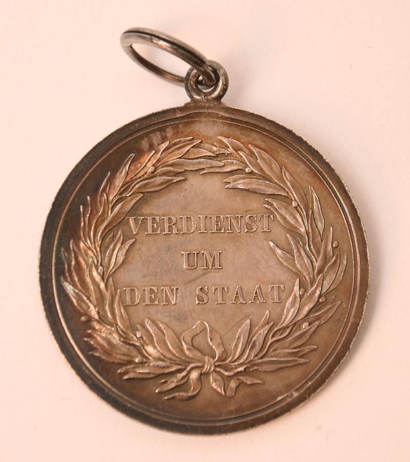 GERMAN WWI PRUSSIAN GOOD SERVICE MEDAL IN SILVER WITHOUT RIBBON.