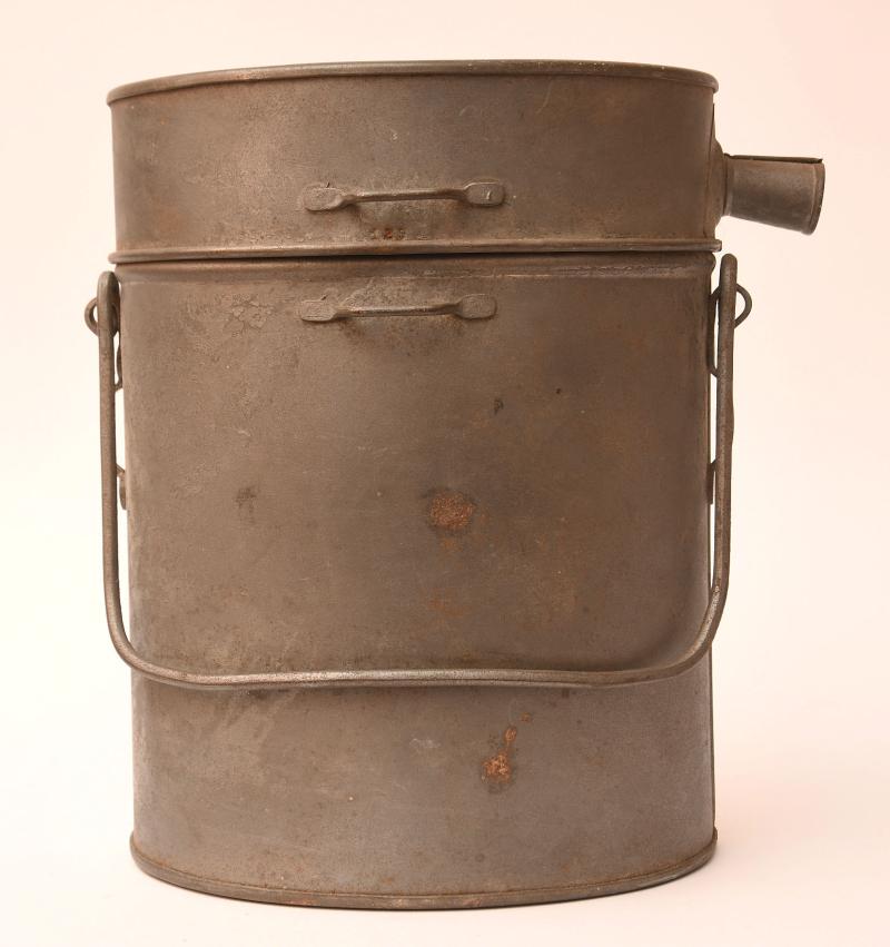 FRENCH WWI & WWII SQUAD COOKING POT.