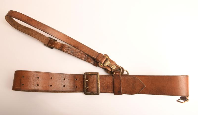 GERMAN WWII ARMY GENERALS BELT AND CROSS STRAP.