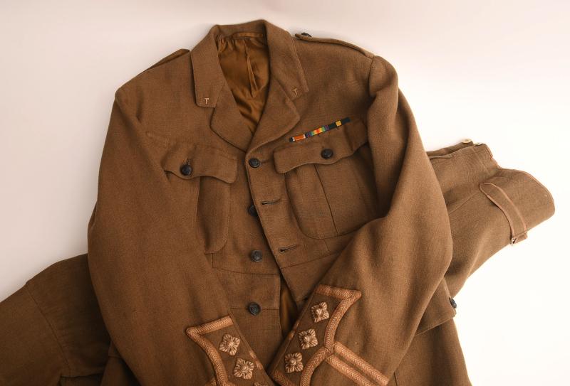 BRITISH WWI KINGS ROYAL RIFLE CORPS OFFICER’S UNIFORM.