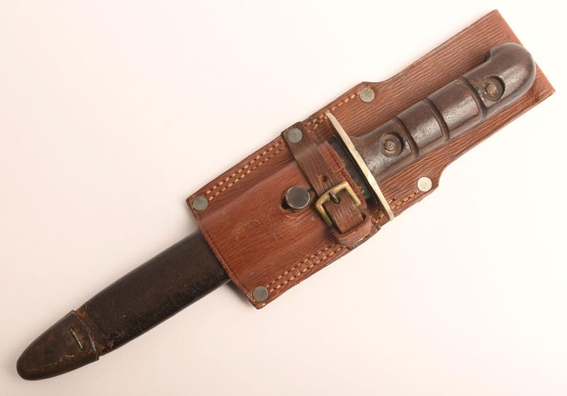 BRITISH/INDIAN PARATROOPER FIGHTING KNIFE OF WWII.