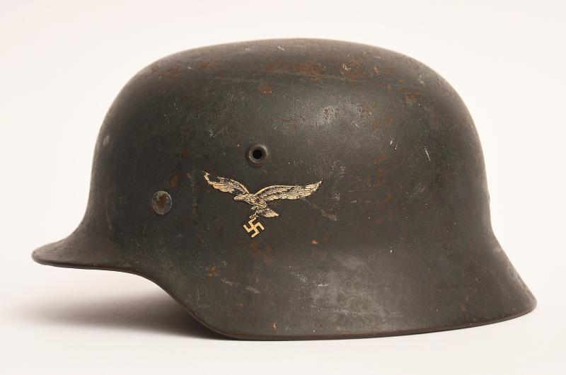 GERMAN WWII LUFTWAFFE SINGLE DECAL M40 COMBAT HELMET.