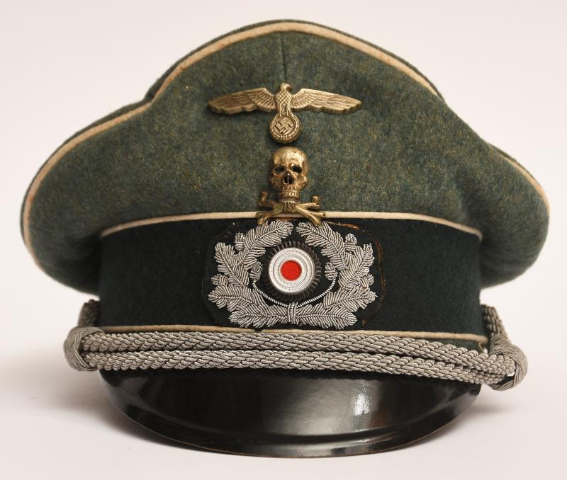 GERMAN WWII BRUNSWICK INFANTRY REGIMENT 92 OFFICERS VISOR CAP.