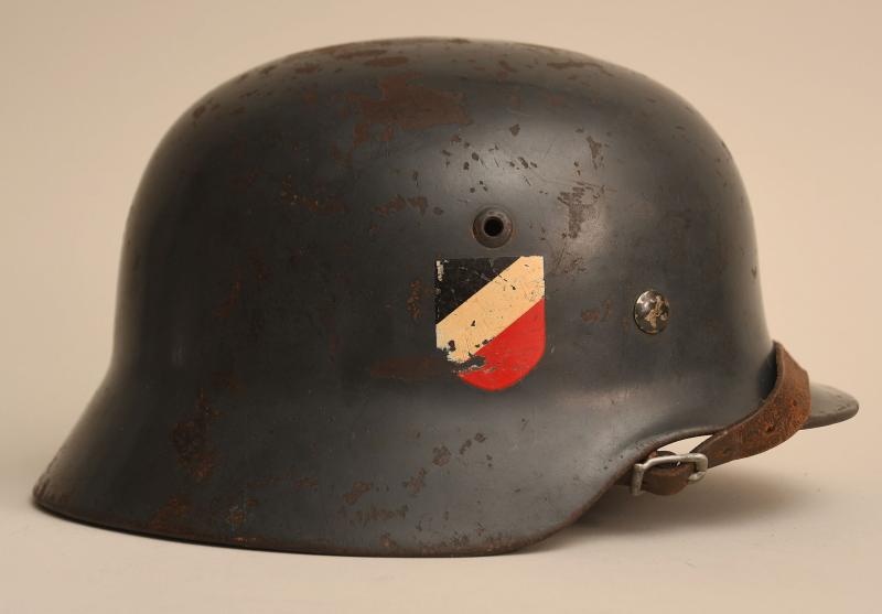 GERMAN WWII LUFTWAFFE DOUBLE DECAL LARGE SIZE COMBAT HELMET.