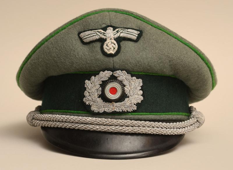 GERMAN WWII PANZER GRENADIER OFFICERS VISOR CAP.