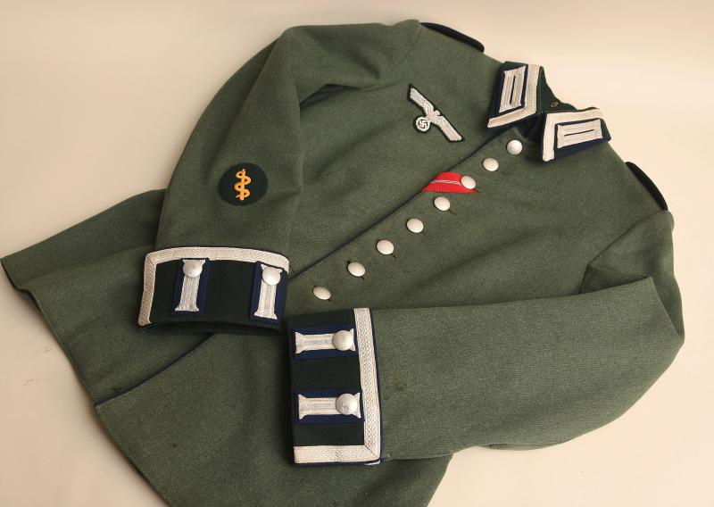 GERMAN WWII  ARMY MEDICAL NCO PARADE TUNIC.