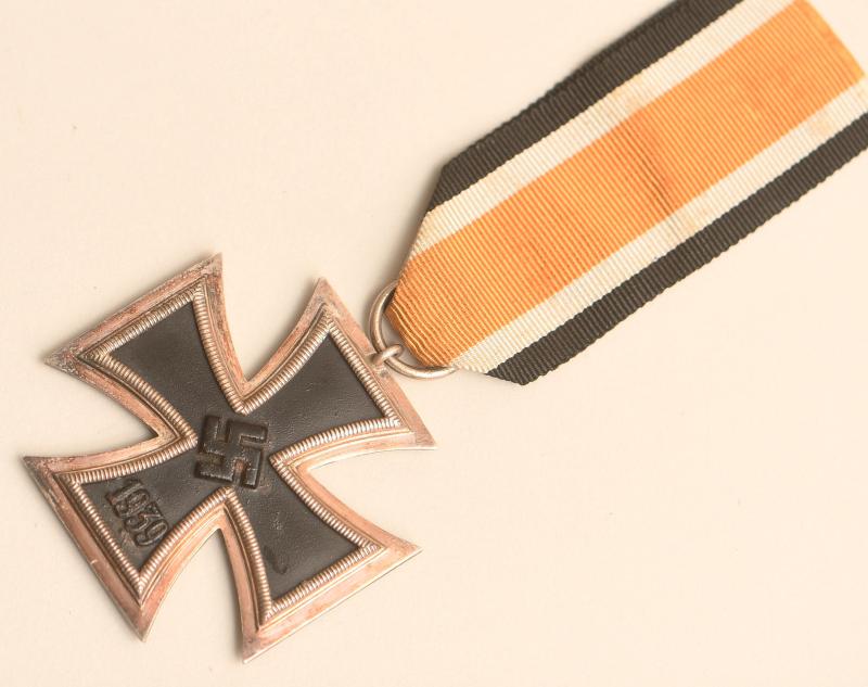 GERMAN WWII LARGE SIZE IRON CROSS SECOND CLASS.