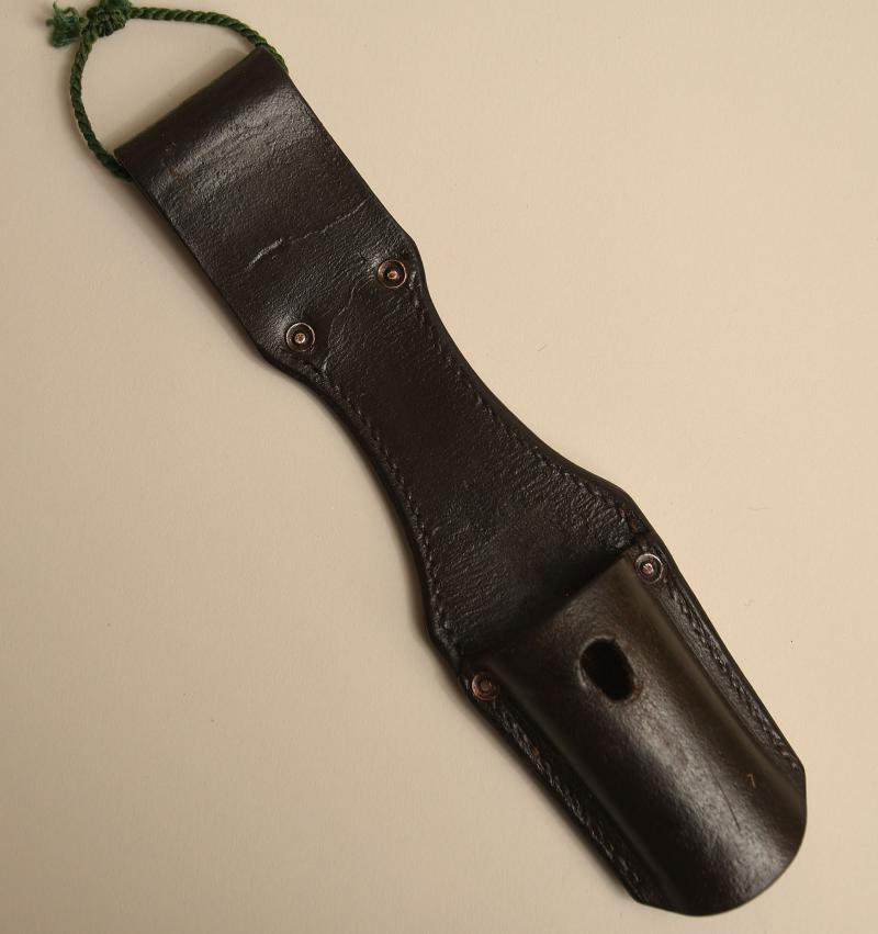 GERMAN WWII LUFTWAFFE FLYING SCHOOL MARKED BROWN LEATHER FROG.