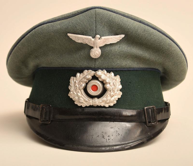 GERMAN WWII ARMY MEDICAL NCO ENLISTED MANS VISOR CAP.