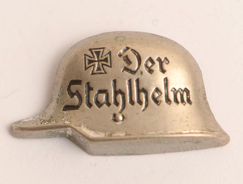 GERMAN WWII STALHELM VETERANS BADGE.