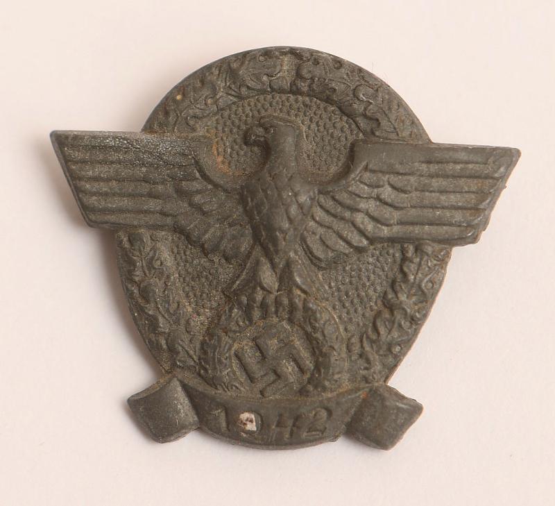 GERMAN WWII POLICE DAY BADGE 1942.