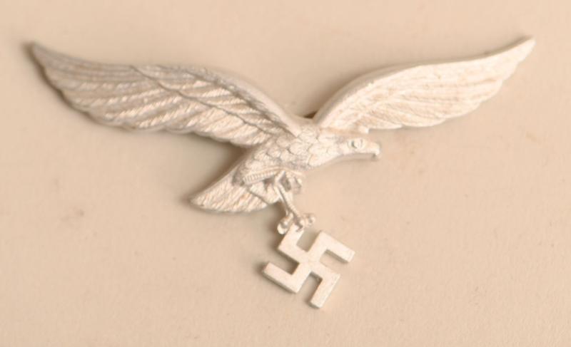 GERMAN WWII LUFTWAFFE CAP EAGLE.
