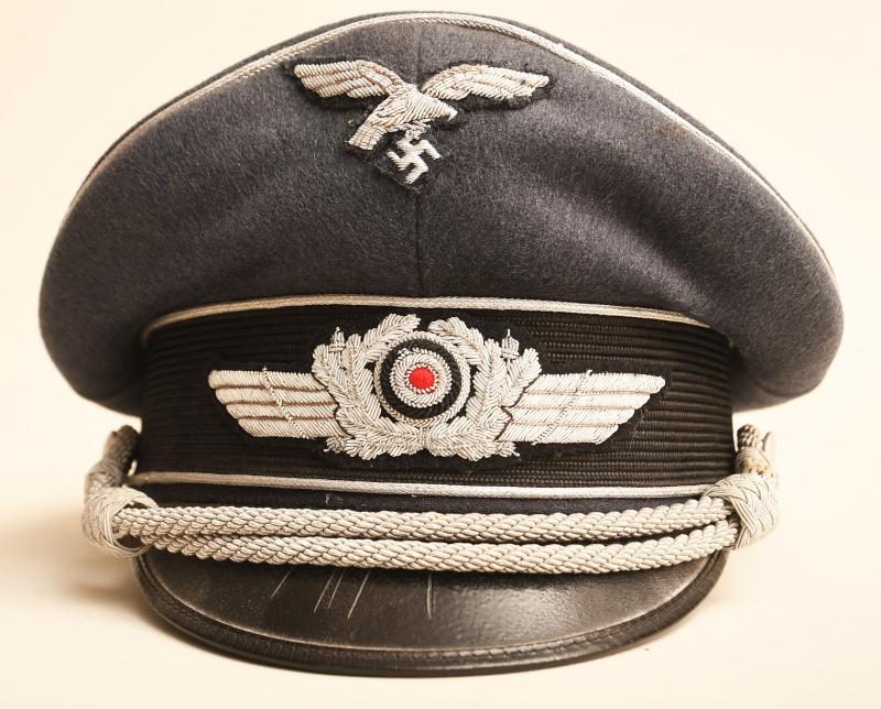 GERMAN WWII LUFTWAFFE OFFICERS VISOR CAP.