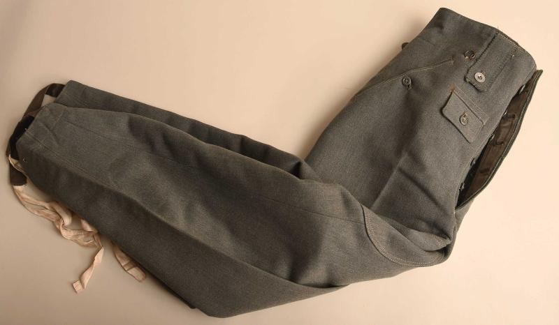 GERMAN WWII ARMY M.44 ENLISTED RANKS TROUSERS.
