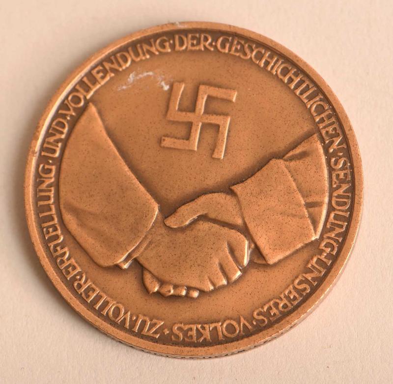 GERMAN WWII HITLER BISMARCK MEDALLION.