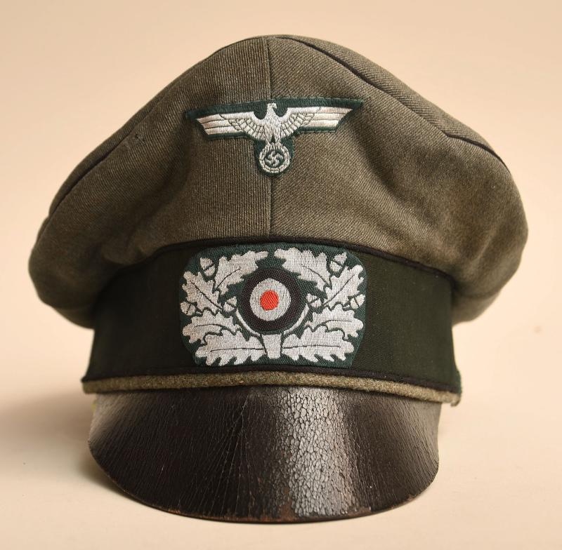GERMAN WWII ARMY PIONEER OFFICERS CRUSHER CAP.