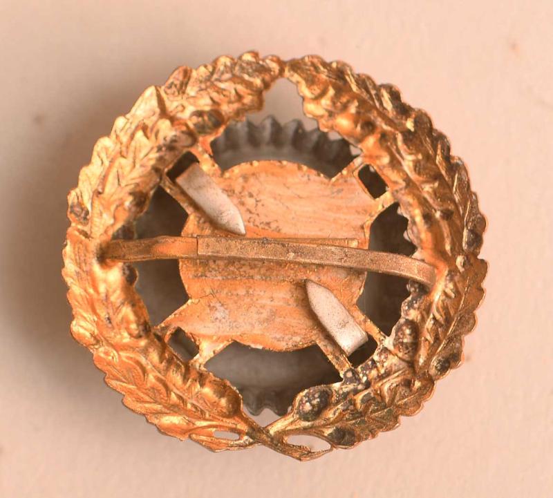 Regimentals | GERMAN WWII THIRD REICH POSTAL OFFICIALS CAP COCKADE IN GOLD.