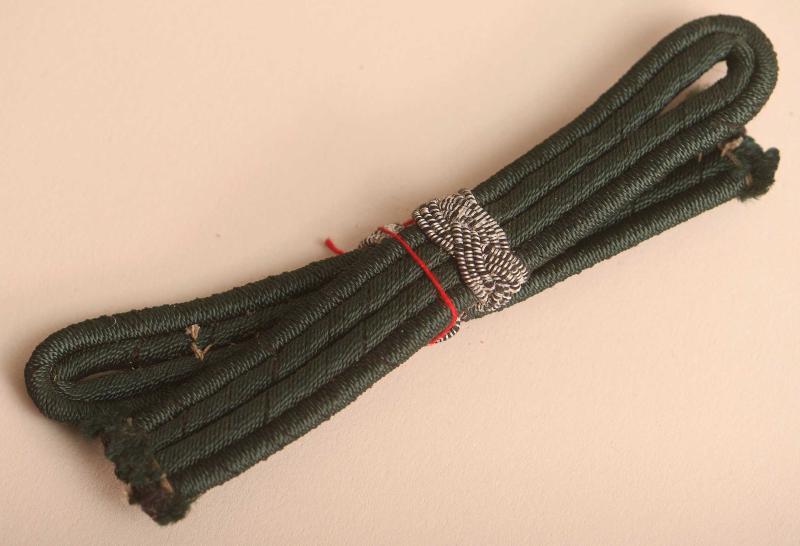 GERMAN WWII LUFTSCHUTZ HELP SERVICE SHOULDER BOARDS.