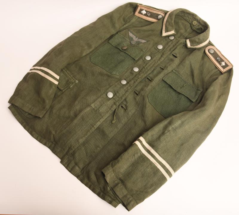 GERMAN WWII ARMY HERRINGBONE TWILL DER SPIESS COMBAT TUNIC.