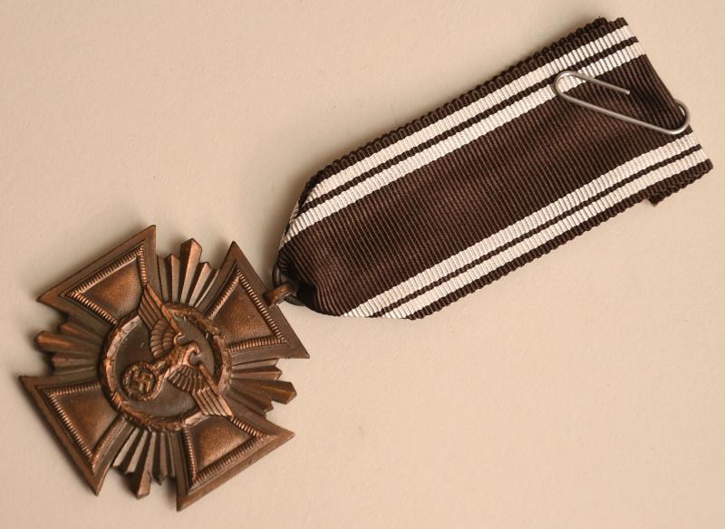 GERMAN WWII NSDAP 10 YEAR LONG SERVICE MEDAL.