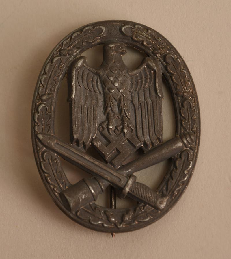 GERMAN WWII  ARMED FORCES GENERAL ASSAULT BADGE.