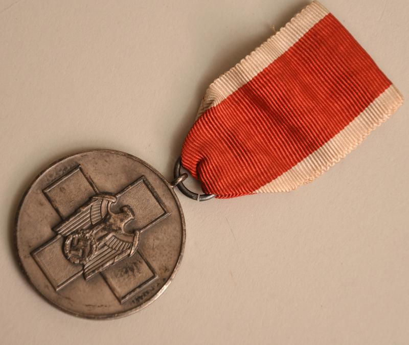 GERMAN WWII SOCIAL WELFARE MEDAL.