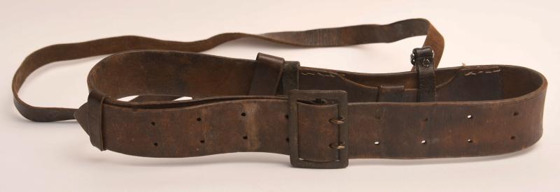 GERMAN WWII EARLY GERMAN ARMY OFFICERS WAISTBELT AND CROSS STRAP.