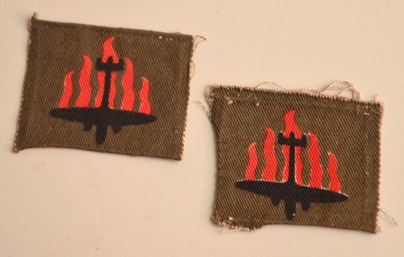 BRITISH WWII 5TH ANTI AIRCRAFT DIVISION MATCHED PAIR OF PRINTED SHOULDER FLASHES.